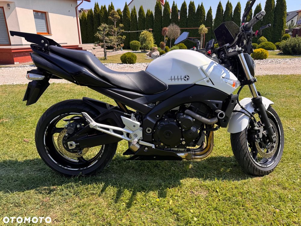 Suzuki GSR - 3