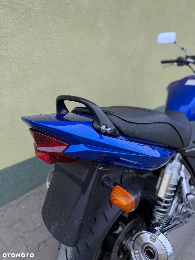 Suzuki GSX - 12
