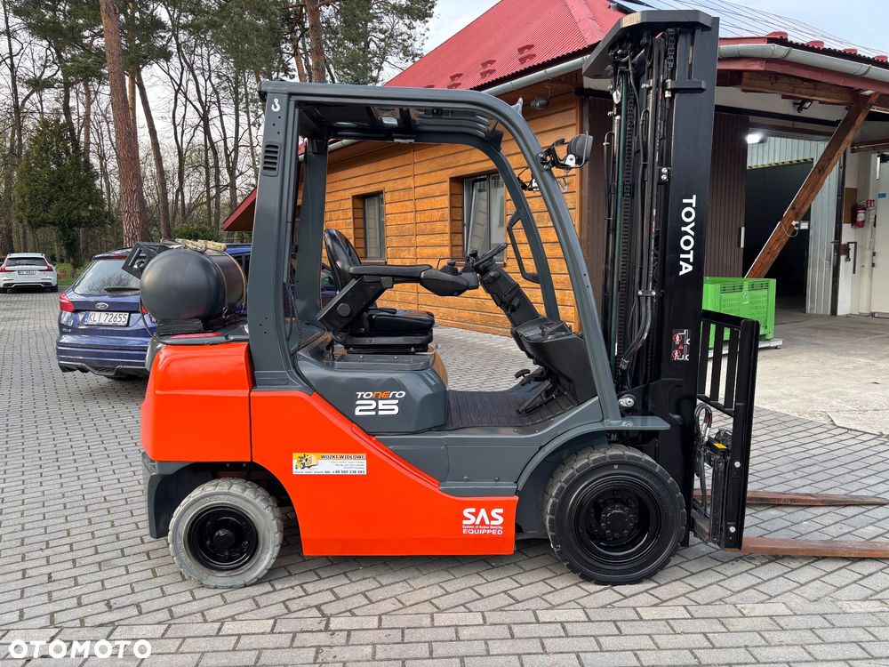 Toyota 8FGF25 GWARANCJA LPG+BENZYNA triplex DOSTAWA 42 400 NETTO - 7