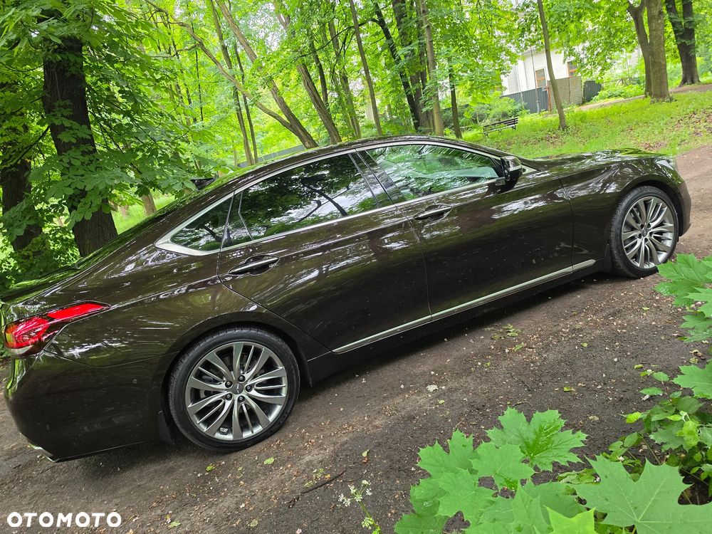 Hyundai Genesis 3.8 V6 GDI - 10