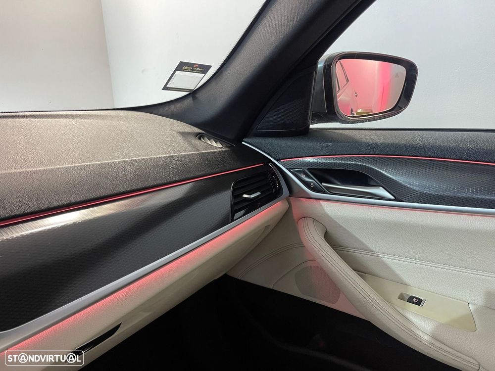 BMW 530 e Pack M - 30