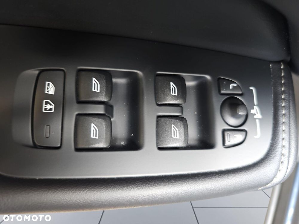Volvo XC 60 B5 B AWD Inscription - 18