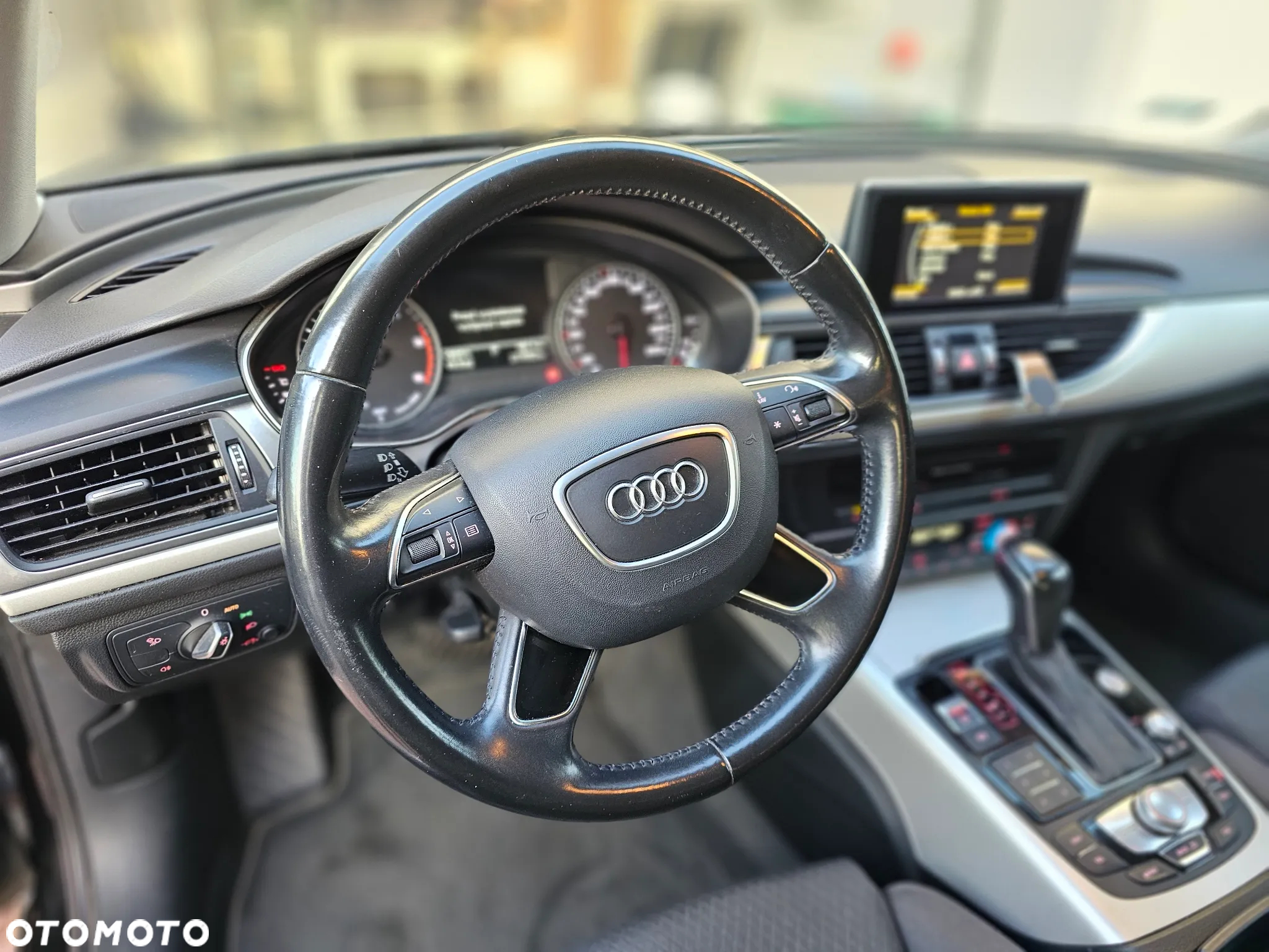 Audi A6 Avant 2.0 TDI Ultra S tronic - 11