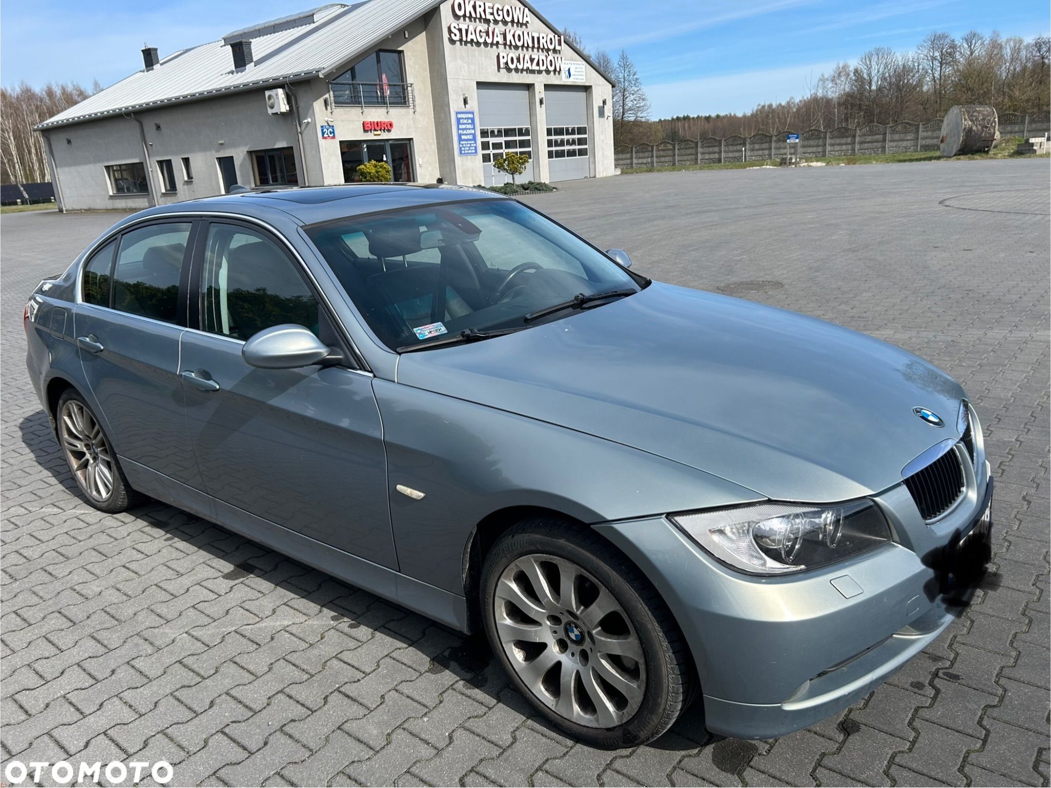 BMW Seria 3 330i Touring - 1