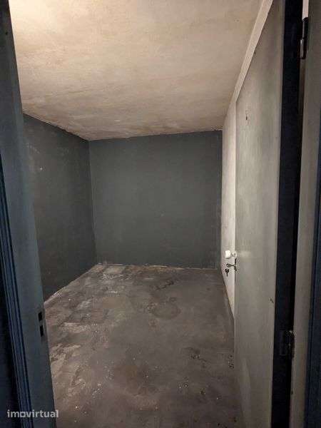 Arrumos/arrecadação em Ribeirão - Grande imagem: 2/4
