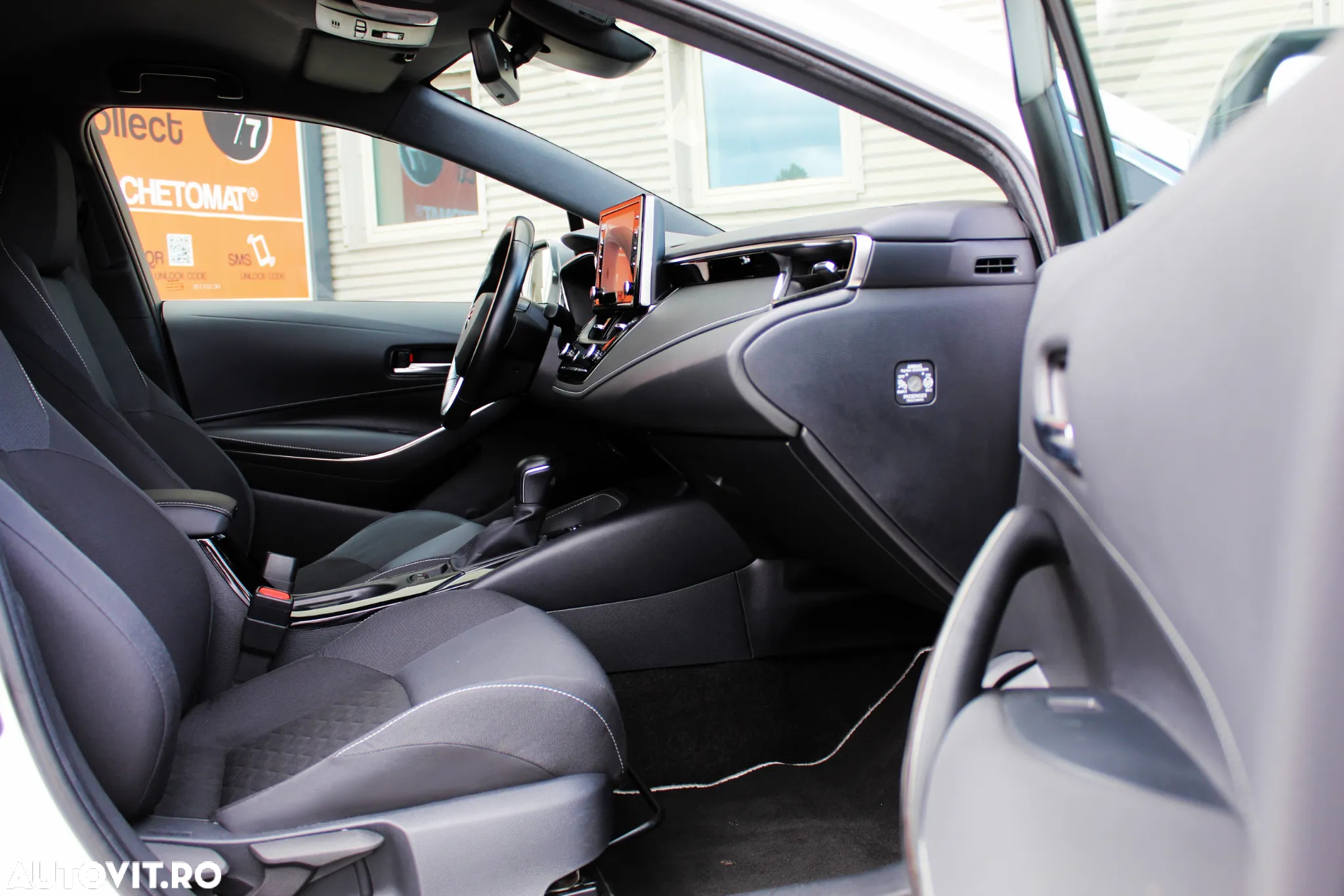 Toyota Corolla 1.8 HSD Exclusive interior Negru - 14