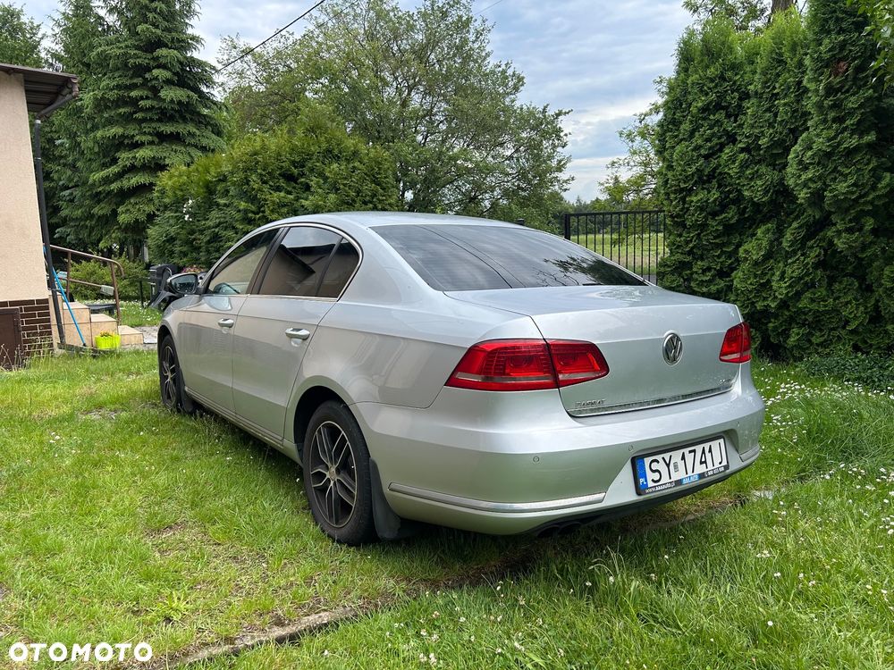 Volkswagen Passat 2.0 TDI DPF BlueMotion Technology Comfortline - 4