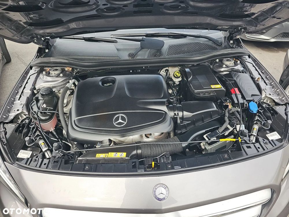 Mercedes-Benz GLA 250 4Matic 7G-DCT AMG Line - 13
