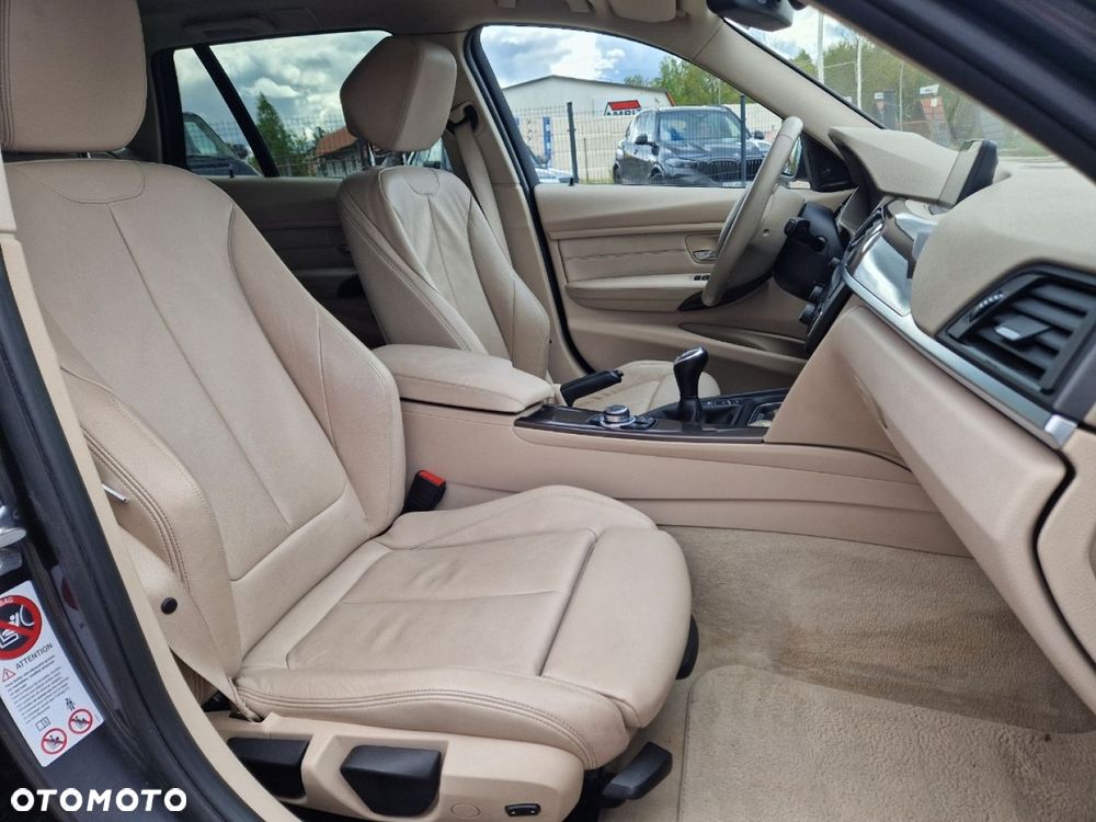 BMW Seria 3 318d Touring Modern Line - 22