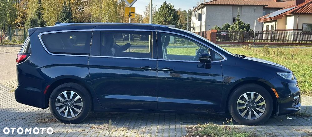 Chrysler Pacifica - 6