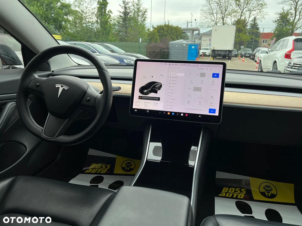 Tesla Model 3 - 16