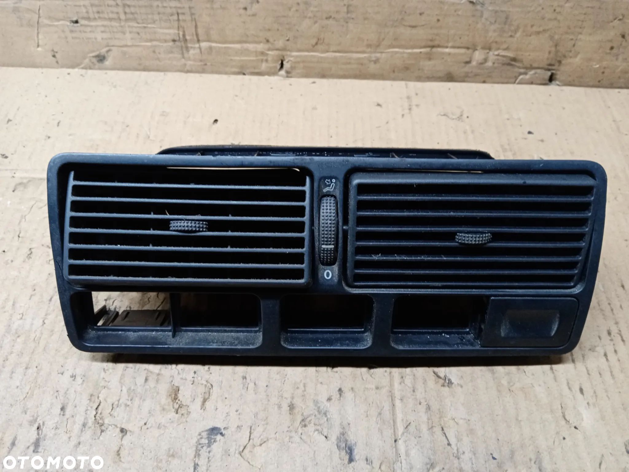 Kratka nawiewu powietrza środkowa VW Golf IV 4 1J0819728C 1J0819736C - 1