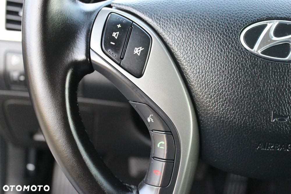 Hyundai i30 blue Kombi 1.6 GDi Style - 35