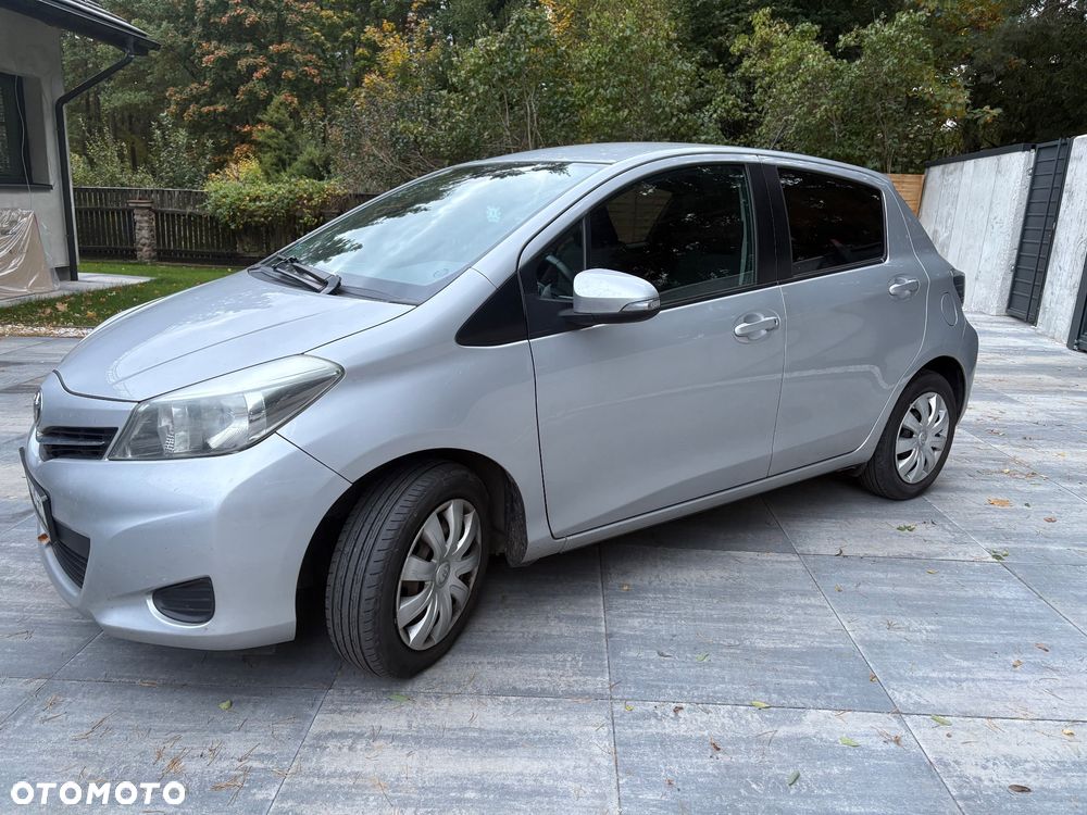 Toyota Yaris 2014 photo 2