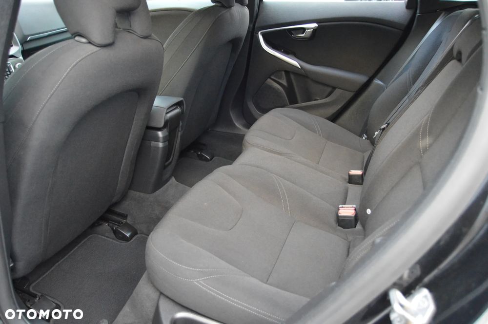 Volvo V40 D2 Momentum - 30