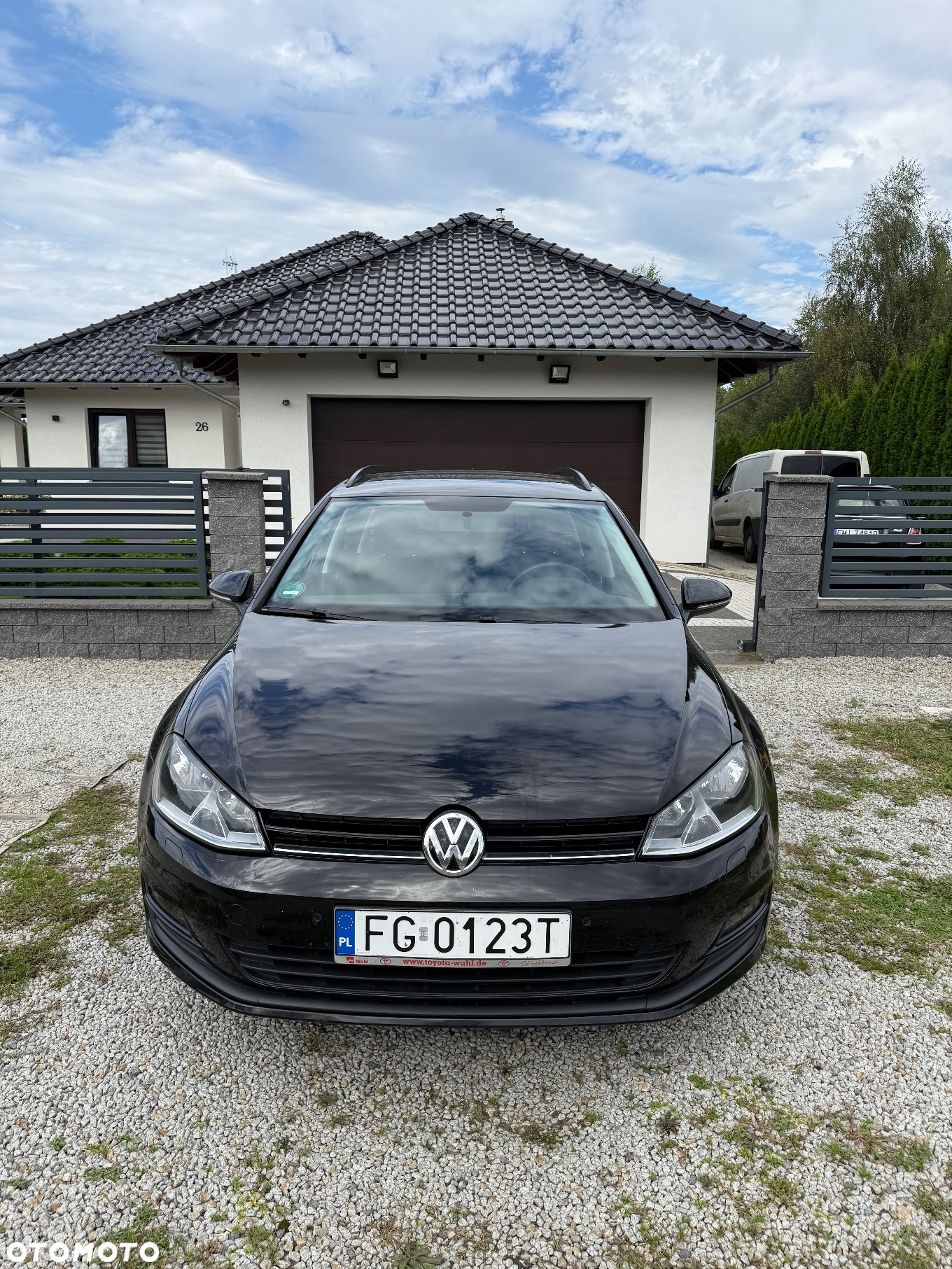 Volkswagen Golf - 2