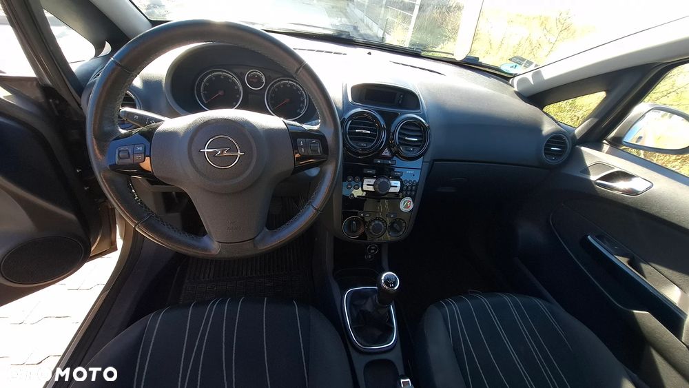 Opel Corsa - 11