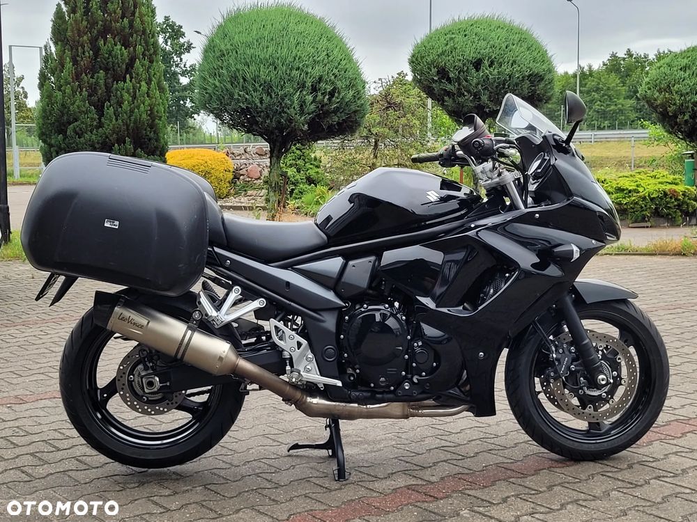Suzuki GSX - 3