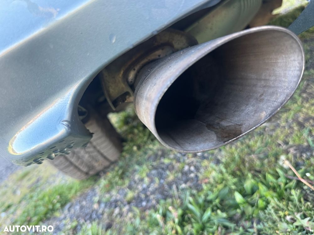 BMW Seria 3 318d - 11