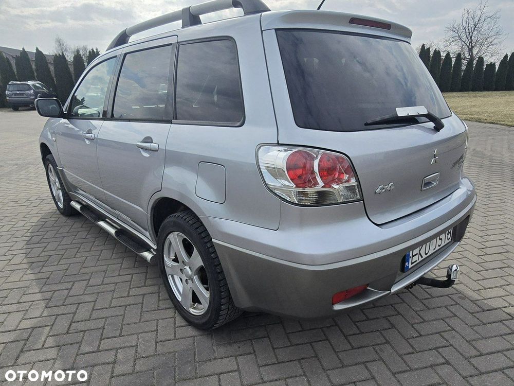 Mitsubishi Outlander - 13