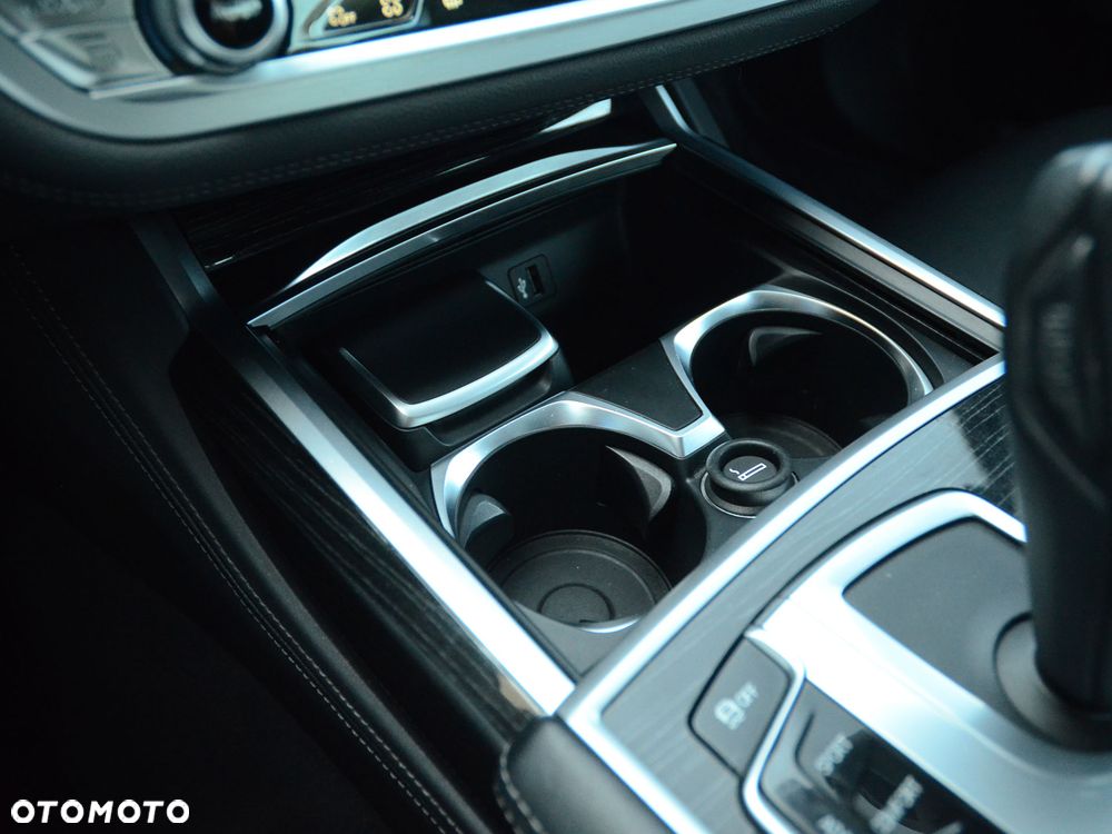 BMW Seria 7 - 30