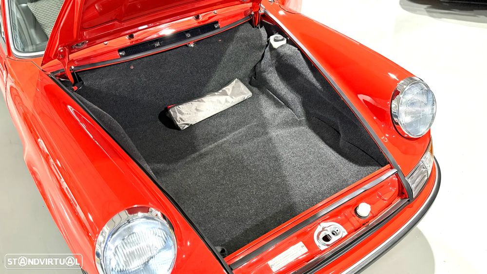 Porsche 911 Série F - 31