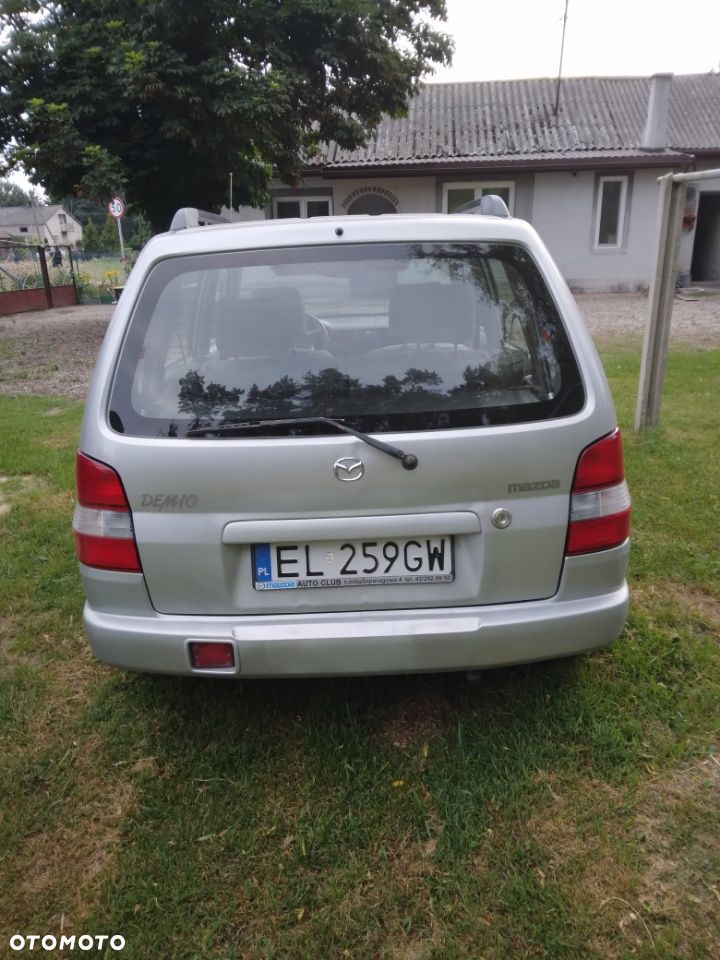 Mazda Demio - 3