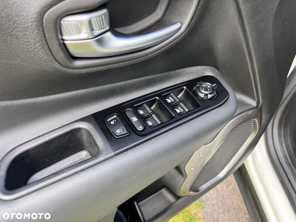 Jeep Renegade 1.3 GSE T4 Turbo Limited FWD S&S - 10