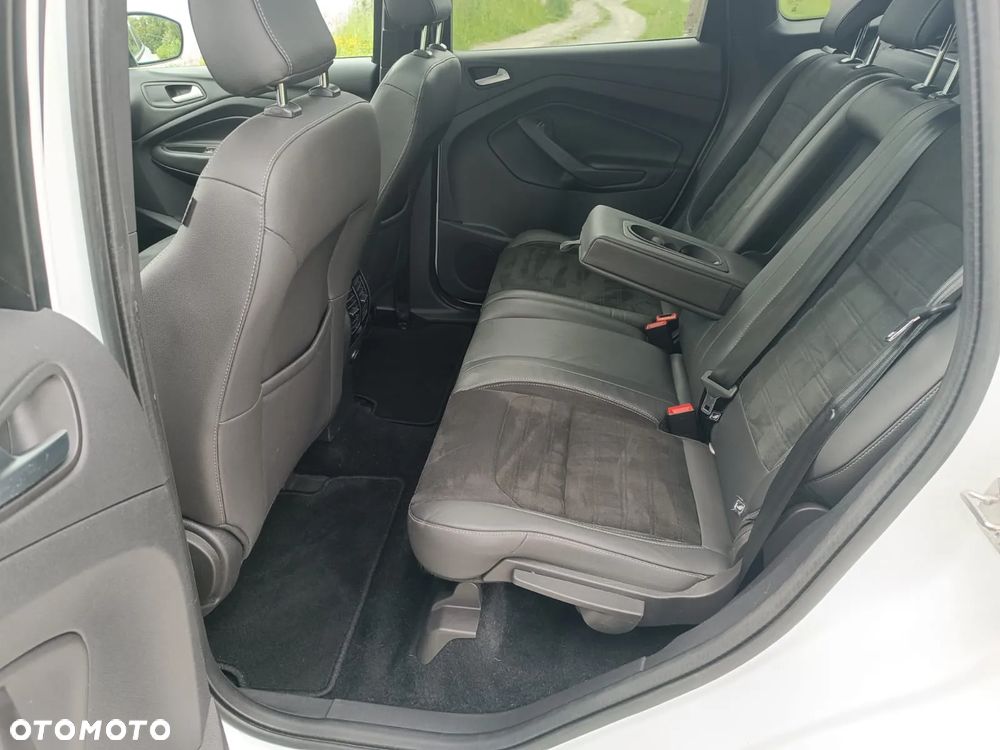 Ford Kuga 2.0 TDCi 2x4 ST-Line - 13