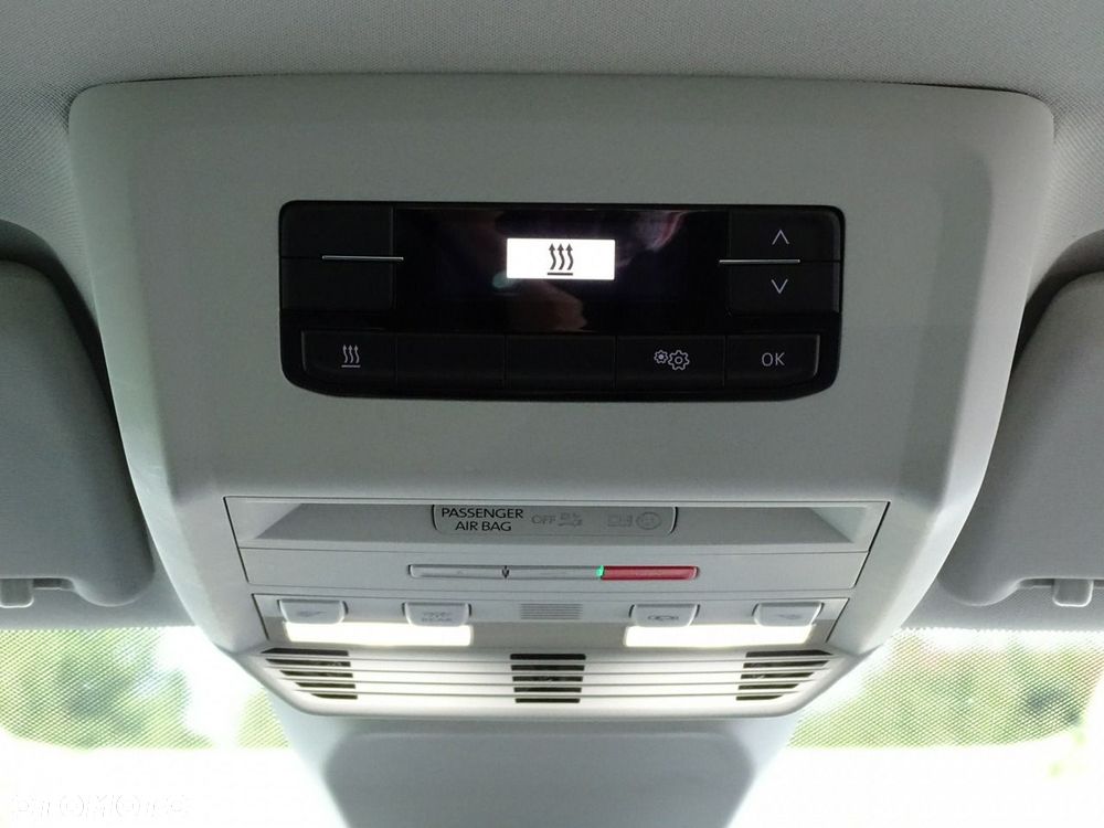 Volkswagen Multivan - 12