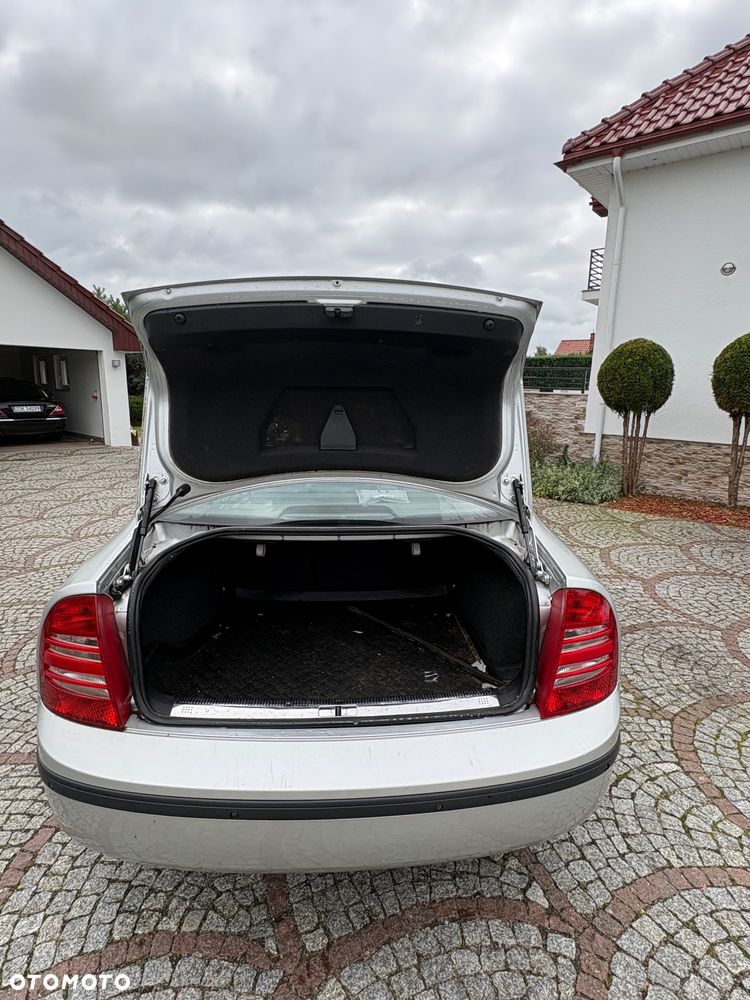 Skoda Superb 1.8 Turbo Elegance - 12