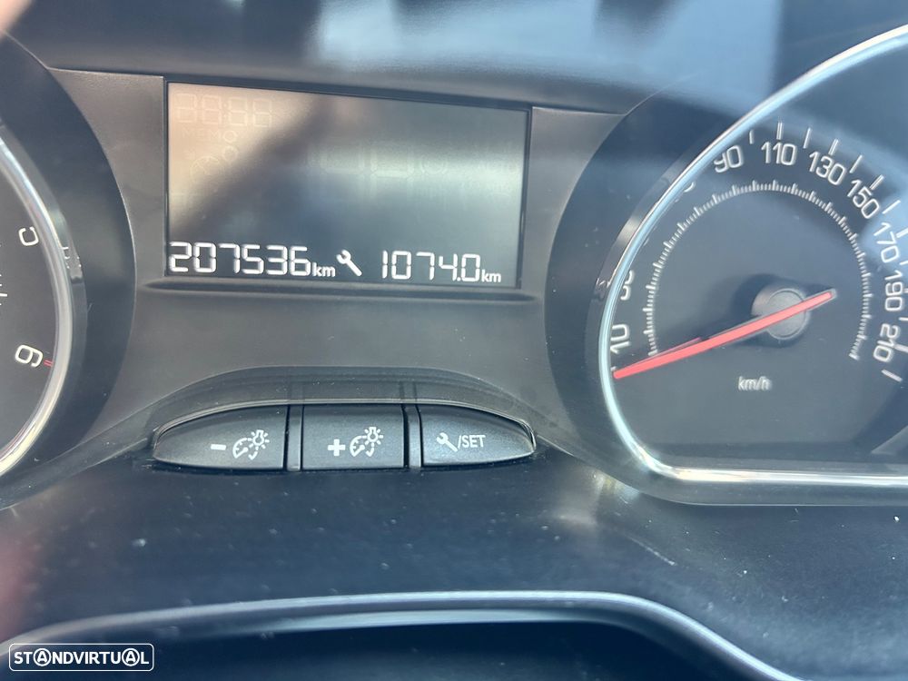 Peugeot 208 1.4 HDi - 6