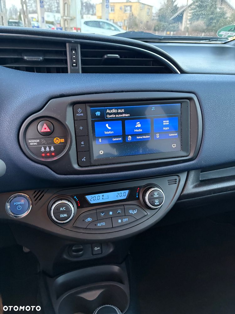 Toyota Yaris Hybrid 100 Selection Passion - 23