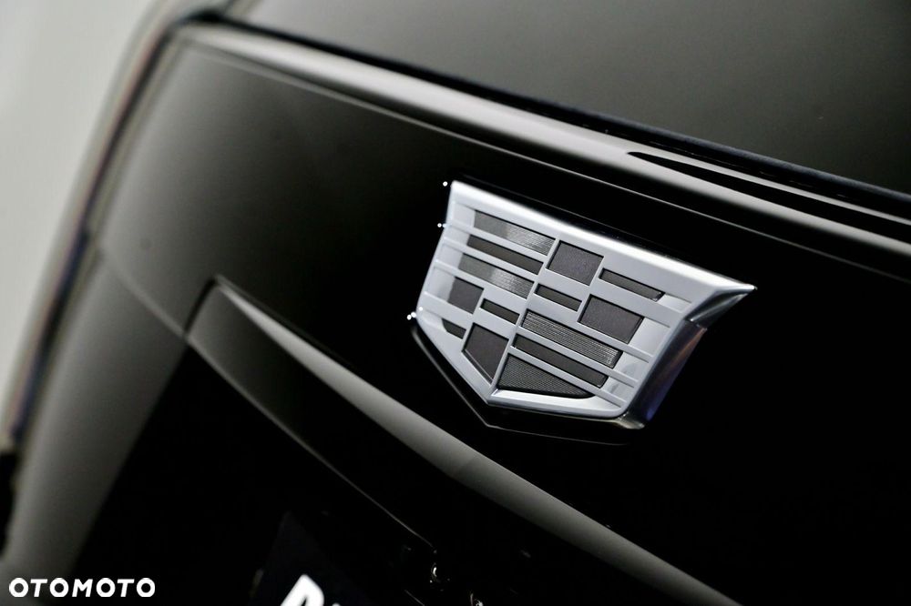Cadillac Escalade - 8