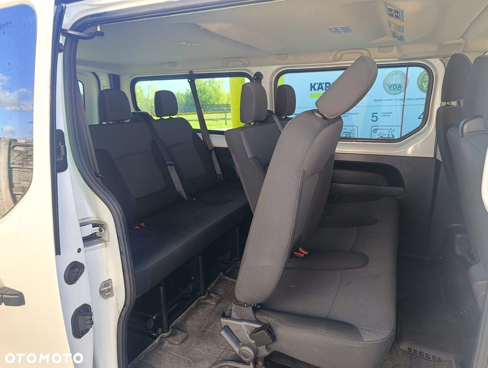 Renault Trafic 2.0 dCi - 11