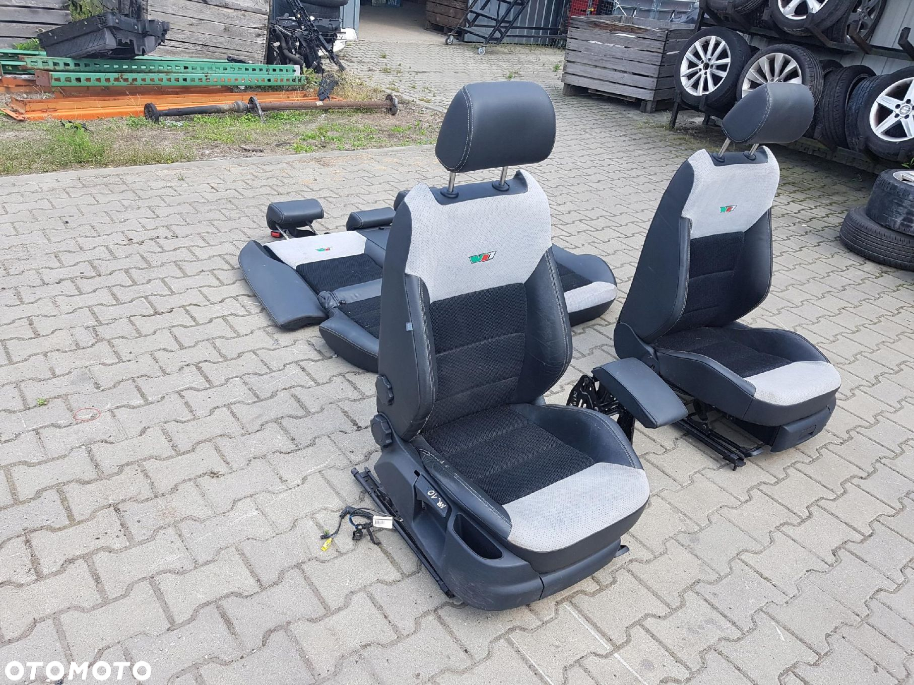 SKODA OCTAVIA 2 II HB VRS RS FOTELE KANAPA - 3