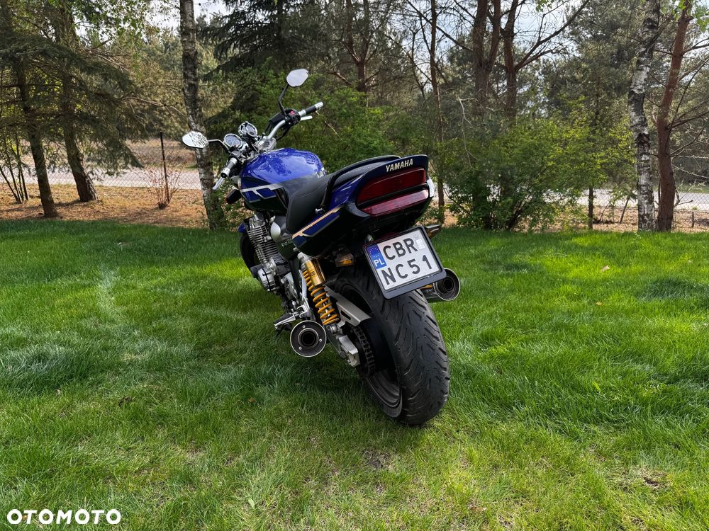 Yamaha XJR - 3