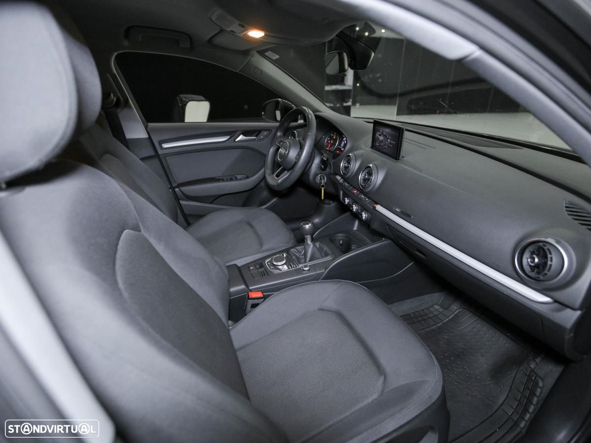 Audi A3 Sportback 30 TDI - 8