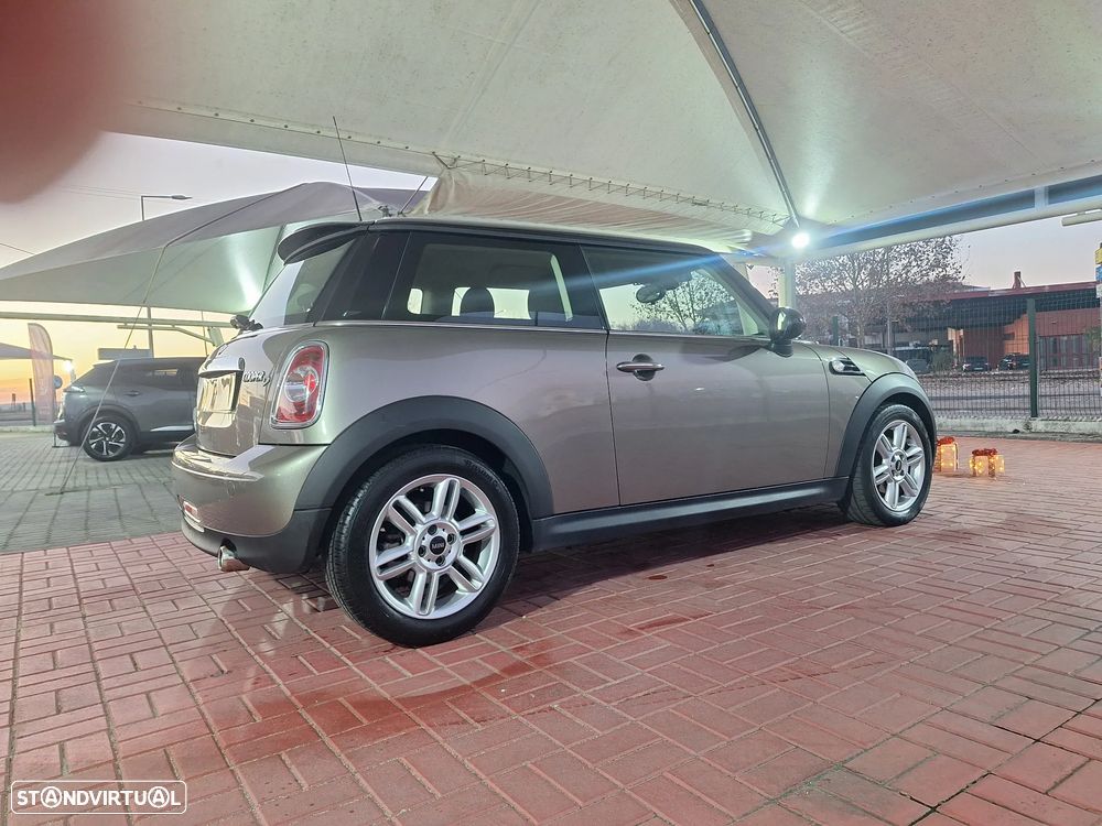 MINI 3 Portas Cooper D - 5