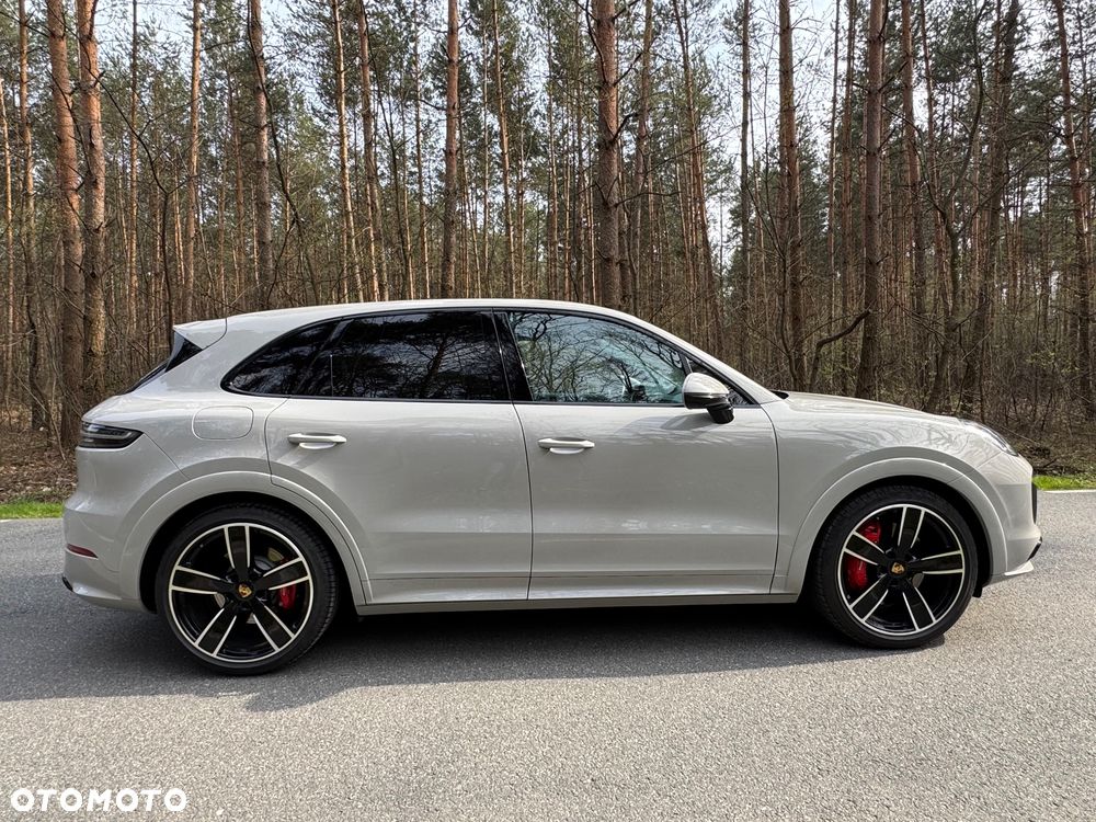 Porsche Cayenne - 4