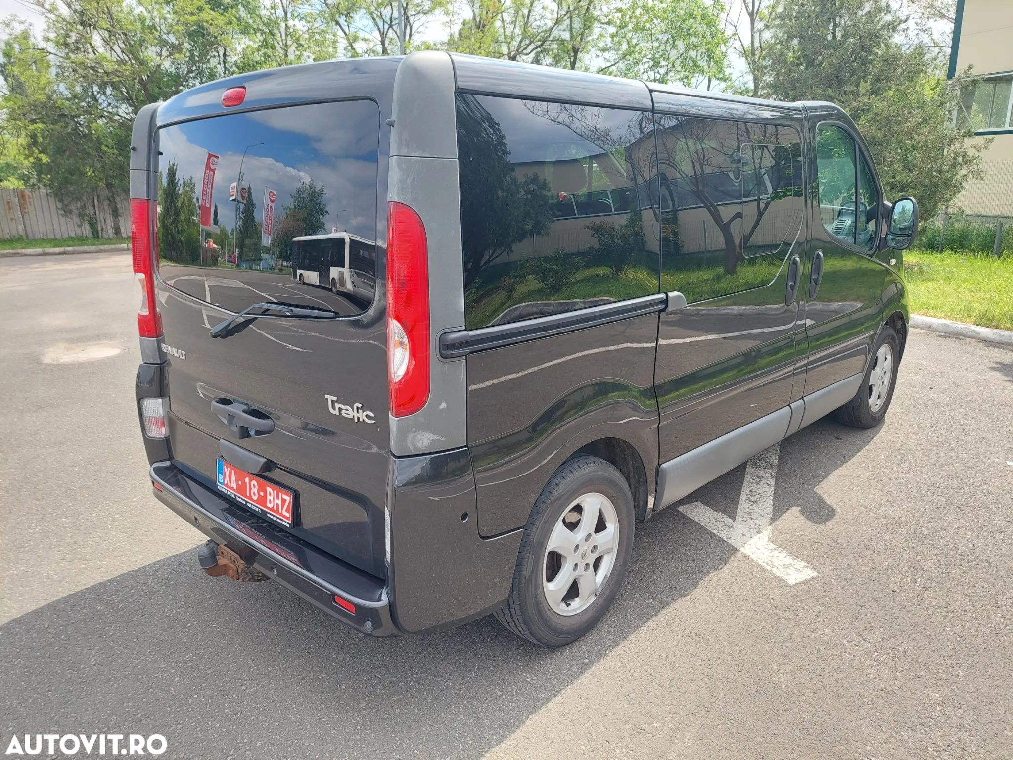 Renault Trafic 2.0 dCi 115 FAP Passenger Black Edition - 5