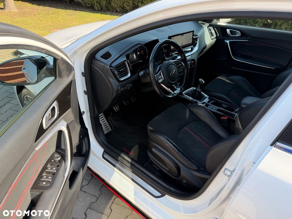 Kia Ceed 1.6 T-GDI GT-Challenge - 17