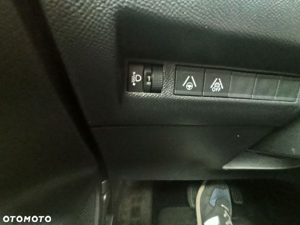 Peugeot 2008 - 18