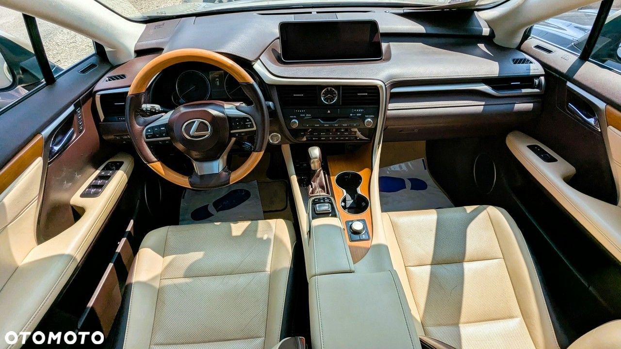 Lexus RX - 21