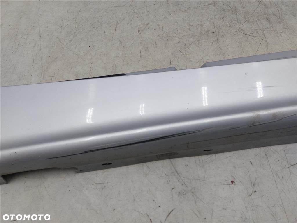 Listwy progowe zewnętrzne LEWA+PRAWA BMW Seria 1 E87 TITANSILBER 2004-2013 - 7