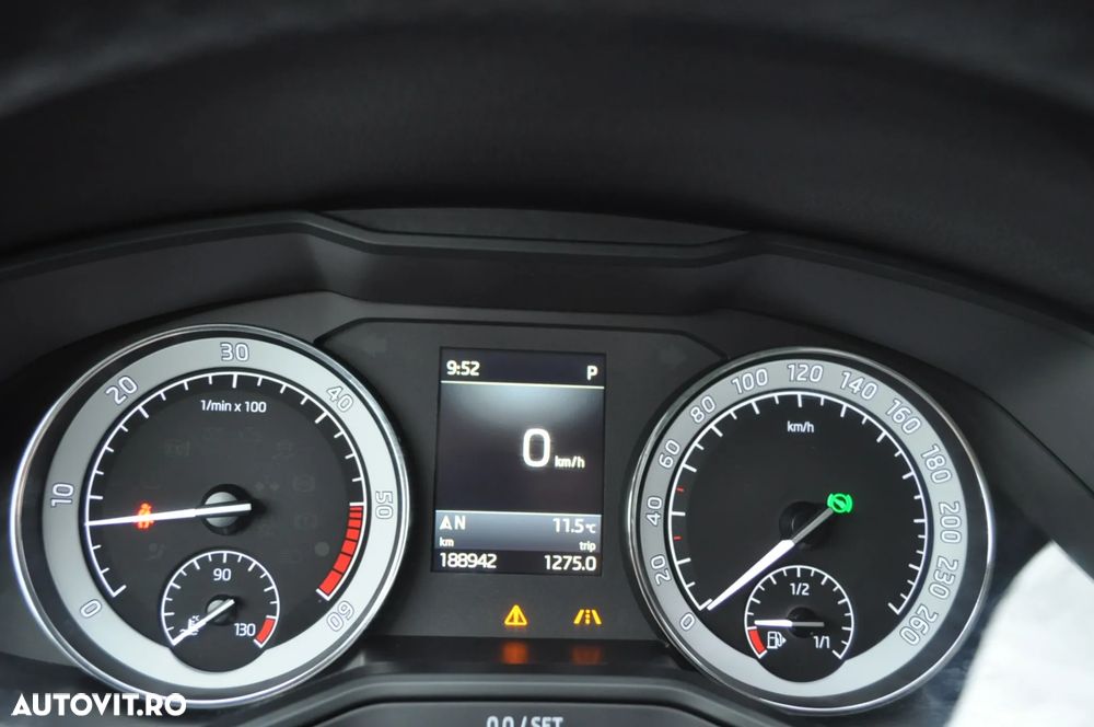 Skoda Superb 2.0 TDI DSG Laurin & Klement - 29