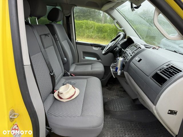 Volkswagen Caravelle - 22
