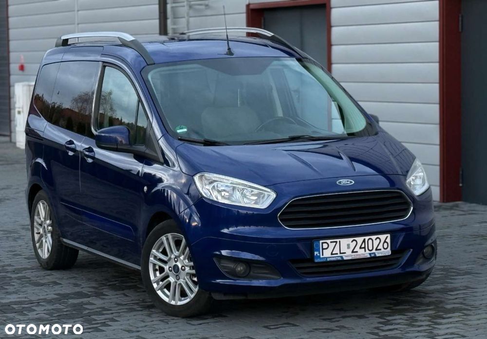 Ford Tourneo Courier - 12