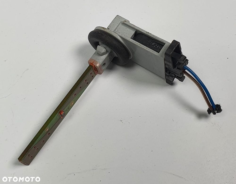 CZUJNIK TEMPERATURY WEWNĘTRZNEJ AUDI A4 B6 4B0820539 - 1