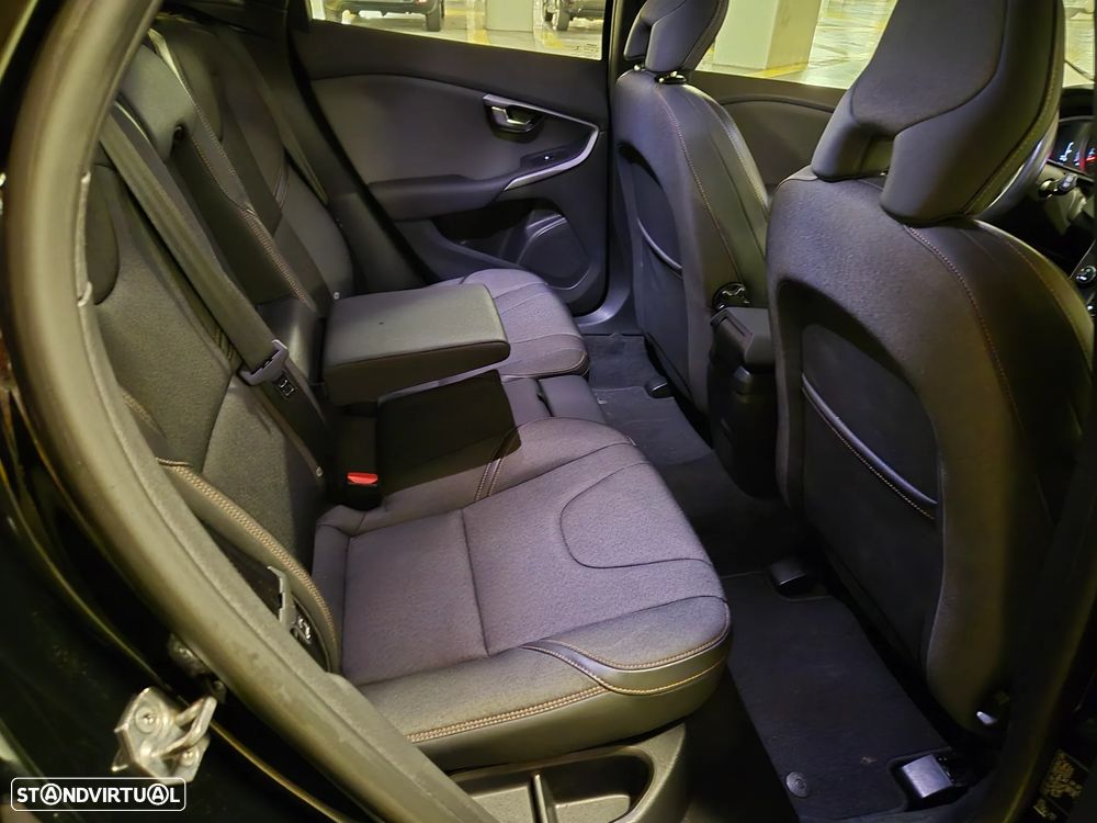 Volvo V40 Cross Country 2.0 D2 Summum - 36